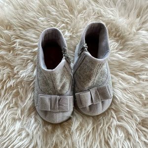 Jacadi Paris Gray Woolen Toddler Shoes Size 4